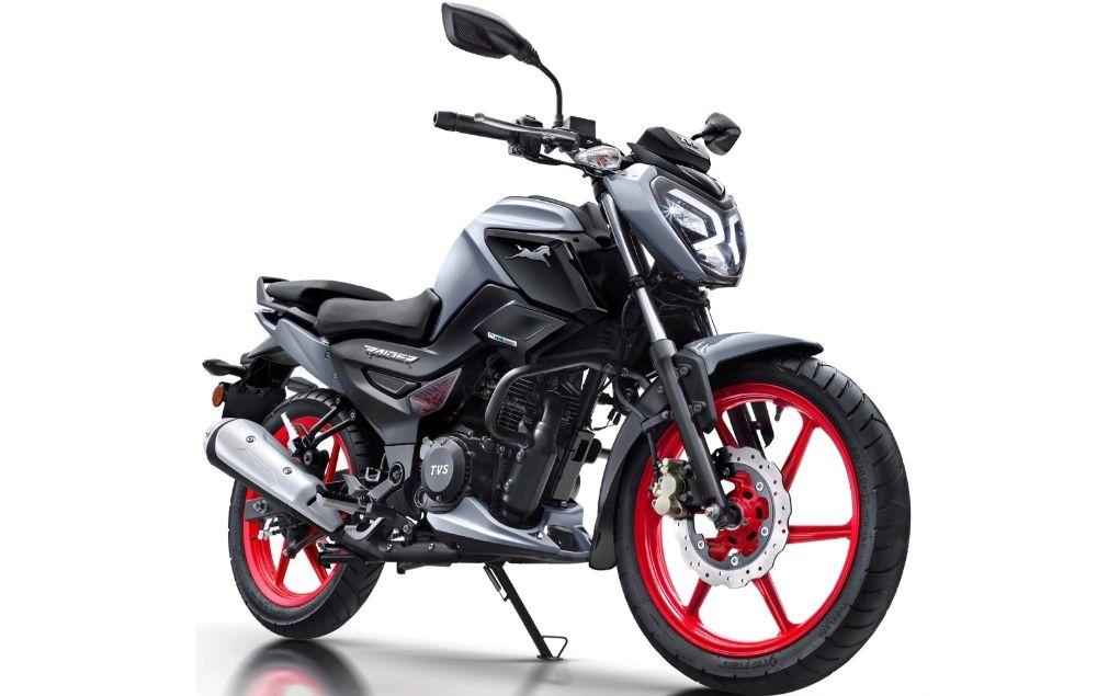 TVS Raider iGo Launched At Rs 98,389 यह वैरिएंट iGo असिस्ट टेक्नोलॉजी के साथ आता है, जिसे इस साल की शुरुआत में नए TVS जुपिटर के साथ पेश किया गया था.