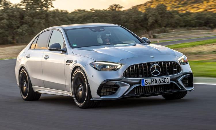 New Mercedes-AMG C 63 S E-Performance India Launch On November 12 नई सी 63 प्लग-इन हाइब्रिड चार-सिलेंडर पावरट्रेन के लिए वी8 इंजन के साथ आती है जो 671 बीएचपी की ताकत और 1020 एनएम टॉर्क पैदा करता है.