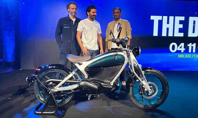 रॉयल एनफील्ड फ्लाइंग फ्ली C6 इलेक्ट्रिक मोटरसाइकिल से उठा पर्दा, 2026 में होगी लॉन्च रॉयल एनफील्ड का पहला ऑल-इलेक्ट्रिक मॉडल द्वितीय विश्व युद्ध के दौरान कंपनी द्वारा बनी हल्के मोटरसाइकिल से प्रेरणा लेता है; एक जाली एल्यूमीनियम फ्रेम की सुविधा है.
