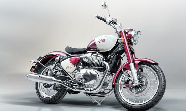 EICMA 2024: रॉयल एनफील्ड क्लासिक 650 से पर्दा उठा क्लासिक 650 ब्रांड के 650 ट्विन प्लेटफॉर्म पर आधारित छठी मोटरसाइकिल है.