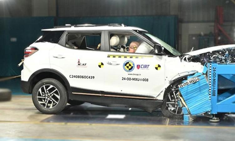 Mahindra XUV400 Secures 5-Star Rating In Bharat NCAP Crash Tests महिंद्रा एक्सयूवी400 ने बड़े यात्री सुरक्षा स्कोर 30.38 अंक और बच्चों की सुरक्षा का स्कोर 43 अंक दर्ज किया.