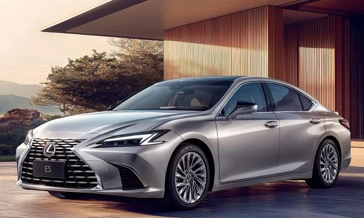 Lexus ES Facelift Unveiled At 2024 Guangzhou Auto Show अपडेट के साथ, ईएस को कई छोट स्टाइलिंग बदलाव, नये कैबिन लेआउट के साथ-साथ नए फीचर्स की एक सीरीज़ मिलती है.