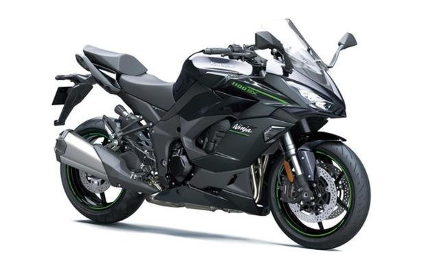 कावासाकी निंजा 1100SX भारत में रु.13.49 लाख में हुई लॉन्च  निंजा 1000SX की जगह, निंजा 1100SX सिंगल मानक वैरिएंट और एक काले/ग्रे रंग योजना में पेश किया गया है.