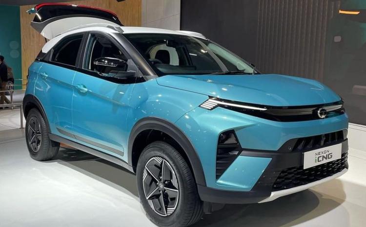 Tata Nexon iCNG Makes India Debut नेक्सॉन iCNG फैक्ट्री-फिटेड CNG किट पाने वाली पहली टर्बो-पेट्रोल कार होगी.