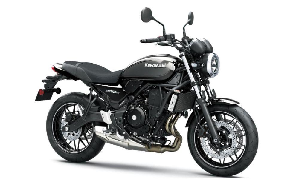 2024 कावासाकी Z650RS भारत में Rs. 6.99 लाख में लॉन्च हुई कावासाकी ने 2024 के लिए Z650RS को अपडेट किया है, और यह अब ट्रैक्शन कंट्रोल सिस्टम के साथ आती है.