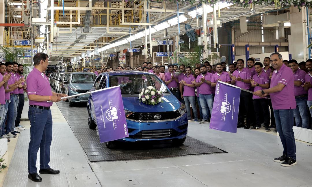 Tata Motors Announces Roll-Out Of 1 Millionth Car From Its Sanand Plant टाटा मोटर्स के साणंद प्लांट ने 2010 में टाटा नैनो को बनाने के लिए सिंगल-मॉडल प्लांट के रूप में परिचालन शुरू किया. आज, यह एक मल्टी-मॉडल प्लांट है जो टियागो और टिगोर मॉडल की पूरी श्रृंखला बनाता है.