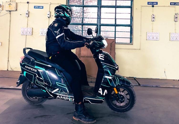 Ampere Aspirus And Nexus Names Trademarked For Upcoming Electric Scooters एम्पीयर अपने आगामी इलेक्ट्रिक स्कूटरों के लिए नए ट्रेडमार्क वाले एस्पिरस या नेक्सस नामों का उपयोग कर सकता है, जिसकी एक पेशकश अगले कुछ हफ्तों में आने वाली है.