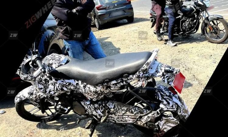 Upcoming Bajaj CNG Commuter Bike Spied Again बजाज ऑटो द्वारा सीएनजी से चलने वाली कम्यूटर अगली तिमाही में लॉन्च होने वाली है.