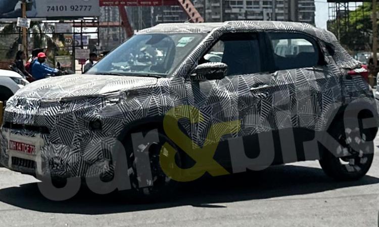 Tata Punch Facelift Spied Ahead Of 2025 Debut फेसलिफ़्टेड टाटा पंच के डिज़ाइन में हाल ही में पेश किए गए पंच ईवी के साथ कई समानताएं होने की उम्मीद है.