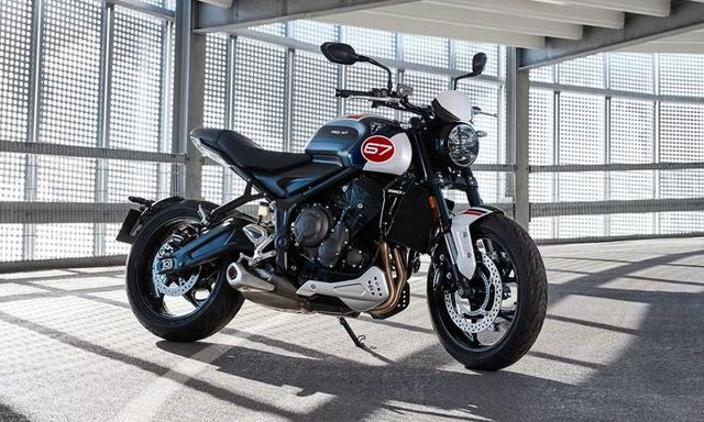 ट्रायम्फ ट्राइडेंट 660 स्पेशल एडिशन की भारत में लॉन्च से पहले दिखी झलक  ट्राइडेंट 660 के स्पेशल एडिशन में ट्रिपल-टोन पेंट स्कीम है तथा इसमें मानक के रूप में कुछ सहायक फीचर्स भी दिए गए हैं.