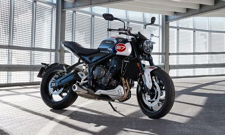 Triumph Trident 660 Special Edition Teased Ahead of India Launch ट्राइडेंट 660 के स्पेशल एडिशन में ट्रिपल-टोन पेंट स्कीम है तथा इसमें मानक के रूप में कुछ सहायक फीचर्स भी दिए गए हैं.