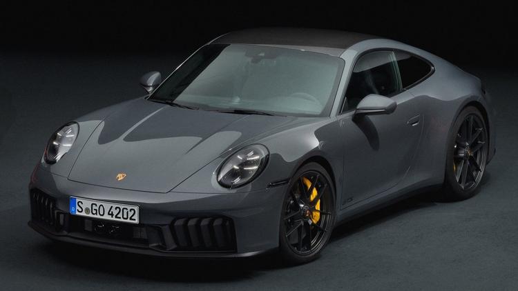 Porsche 911 GTS T-Hybrid Launched In India At Rs 2.75 Crore करेरा रु.1.99 करोड़ की शुरुआती कीमत पर उपलब्ध है, जबकि 4 जीटीएस रु.2.75 करोड़ (एक्स-शोरूम) से उपलब्ध है.