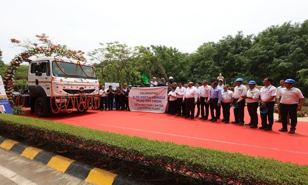 Tata Motors Achieves 9 Lakh Units Production Milestone At Lucknow Commercial Vehicle Plant यह मील का पत्थर प्लांट की स्थापना के लगभग 34 साल बाद आया है.