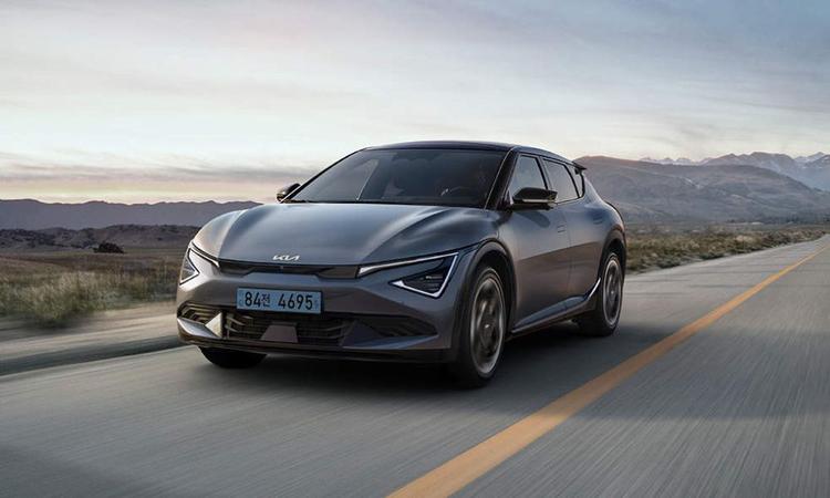 Kia EV6 Recalled In India For ICCU Software Update यह रिकॉल इंटीग्रेटेड चार्जिंग कंट्रोल यूनिट में एक सॉफ्टवेयर अपडेट के संबंध में है, जो कार में 12V सहायक बैटरी के प्रदर्शन में सुधार करेगा.
