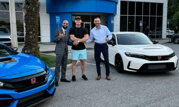 John Cena Buys A 2024 Honda Civic Type R लोकप्रिय हॉलीवुड अभिनेता ने अपनी पुरानी पीढ़ी की सिविक को एक नई कार से बदल दिया, और अधिक शक्ति वाली बड़ी कार में अपडेट किया.