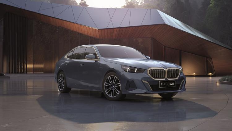 New-Gen BMW 5 Series LWB Bookings Open Tomorrow 8-जेनरेशन बीएमडब्ल्यू 5 सीरीज़ भारत में 24 जुलाई 2024 को लॉन्च की जाएगी.