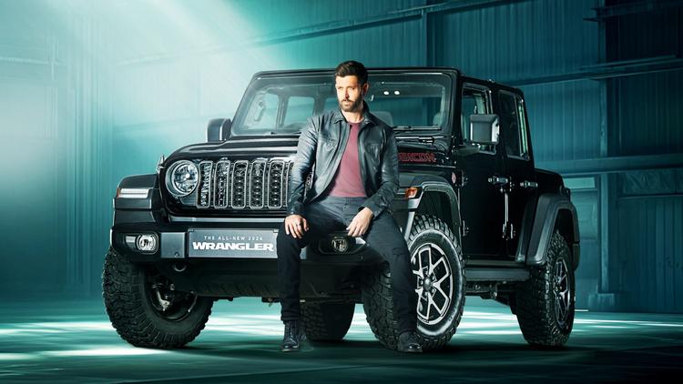 Hrithik Roshan Is New Brand Ambassador For Jeep India; Adds Wrangler To His Garage अमेरिकी एसयूवी निर्माता के साथ ब्रांड एंबेसडर के रूप में जुड़ने के अलावा, बॉलीवुड अभिनेता के पास अब 2024 जीप रैंगलर रूबिकॉन भी है