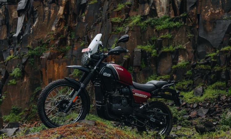 Updated Yezdi Adventure Launched At Rs 2.10 Lakh: Lighter ADV Gets Revised Exhaust, New Colours मोटरसाइकिल की कीमतें अब रु 2.10 लाख से रु 2.20 लाख (एक्स-शोरूम) तक हैं.