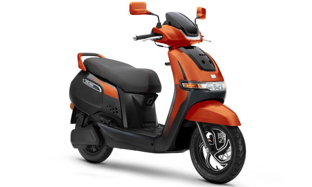 TVS iQube Celebration Edition Launched At Rs 1.20 Lakh खास एडिशन स्टैंडर्ड iQube में 3.3 kWh बैटरी पैक और iQube S वैरिएंट के साथ उपलब्ध है.