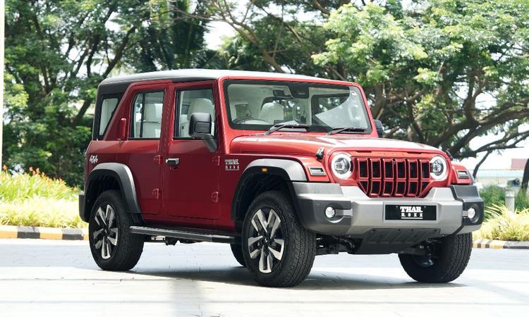 Mahindra Thar Roxx: 10 Features That Are A First For A Thar 14 अगस्त को लॉन्च हुई थार रॉक्स की कीमत रु.12.99 लाख (एक्स-शोरूम) से शुरू होती हैं.