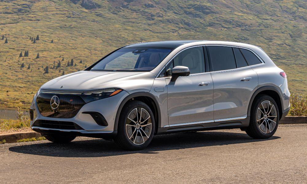 Mercedes-Benz EQS SUV India Launch On September 16 ईक्यूएस एसयूवी मर्सिडीज-बेंज इंडिया के लाइन-अप में ईक्यूएस सेडान और मायबाक़ ईक्यूएस एसयूवी में शामिल होगी.