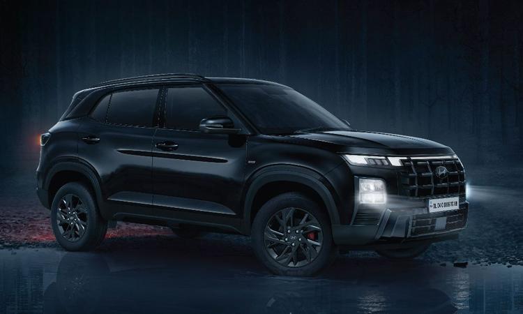 2024 Hyundai Creta Knight Edition Launched; Prices Start From Rs 14.51 Lakh मानक क्रेटा के S (O) और SX (O) वैरिएंट के आधार पर, नाइट एडिशन में ब्लैक-आउट ट्रीटमेंट और एक नया पेंट शेड दिया गया है.