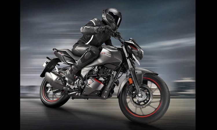 2024 Hero Xtreme 160R 2V Launched At Rs 1.11 Lakh छोटे-मोटे बदलाव मिलते हैं, और यह डिस्क-ड्रम सेटअप के साथ केवल एक रंग योजना में उपलब्ध है.