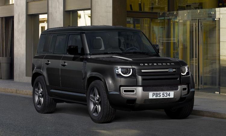 2025 Land Rover Defender Launched In India At Rs 1.39 Crore एसयूवी में सबसे बड़ा बदलाव लाइनअप में 5.0-लीटर वी8 इंजन की वापसी है, जो अब पहले की तुलना में 98 बीएचपी कम पैदा करता है.