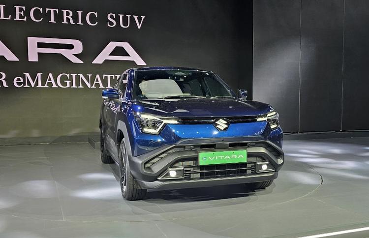 2025 Bharat Mobility Expo: Maruti Suzuki e Vitara Showcased In India ईवी-खास हार्टेक्ट-ई प्लेटफॉर्म पर आधारित, मारुति सुजुकी ई विटारा ईवीएक्स कॉन्सेप्ट का प्रोडक्शन-रेडी मॉडल है