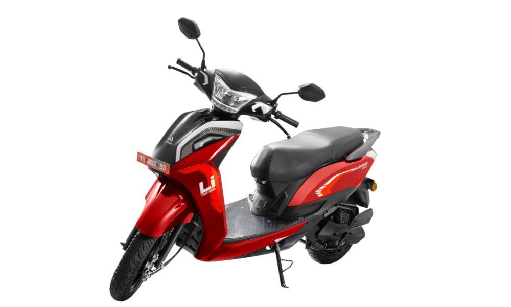 Ampere Magnus Neo E-Scooter Launched In India At Rs 79,999 एम्पीयर मैग्नस के नये वैरिएंट में 65 किमी प्रति घंटे की अधिकतम गति है, और यह पोर्टेबल 2.3 kWh एलएफपी बैटरी से सुसज्जित है.