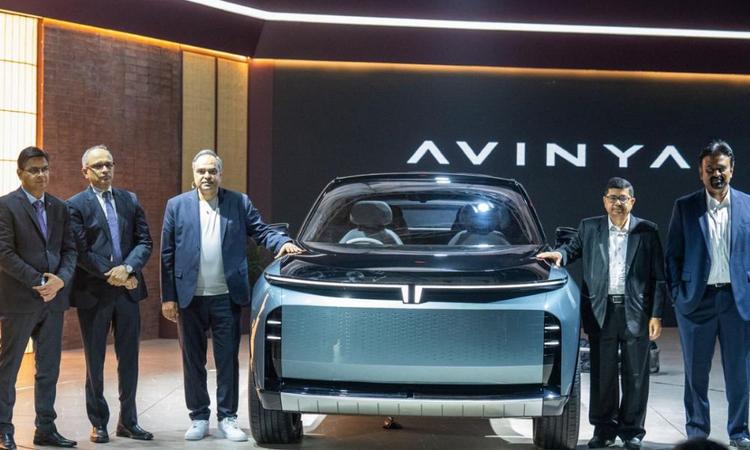Bharat Mobility Global Expo 2025: Tata Avinya X EV SUV Concept Showcased अविन्या X टाटा मोटर्स की ईवी की सीरीज़ में पहली होगी जो जेएलआर के समर्पित इलेक्ट्रिक मॉड्यूलर आर्किटेक्चर (ईएमए) पर आधारित होगी.