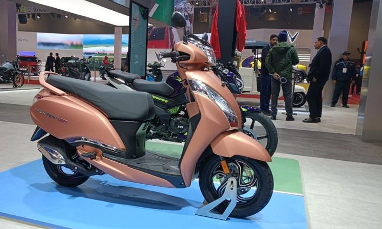 Bharat Mobility Global Expo 2025: TVS Jupiter 125 CNG Unveiled अभी भी अपने कॉन्सेप्ट फेज़ में रहते हुए, यदि यह निर्माण में जाता है तो यह दुनिया का पहला सीएनजी-से चलने वाला स्कूटर होगा.