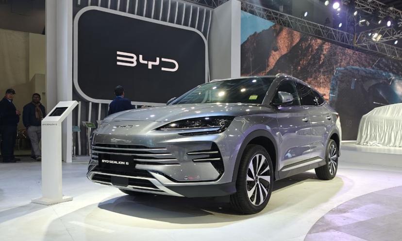 भारत मोबिलिटी ग्लोबल एक्सपो 2025: BYD Sealion 6 प्लग-इन हाइब्रिड एसयूवी भारत में हुई पेश भारत मोबिलिटी ग्लोबल एक्सपो 2025: BYD Sealion 6 प्लग-इन हाइब्रिड एसयूवी भारत में हुई पेश
