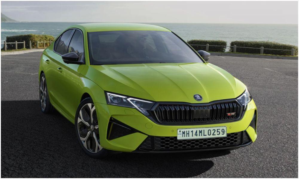 Skoda Octavia RS Preorders Open Online, Reservation Amount Set At Rs 2.50 Lakh कारएंडबाइक को मिली जानकारी के अनुसार, बुकिंग विंडो खुलने के पहले ही दिन स्कोडा को इस शानदार सेडान के लिए 100 से अधिक प्री-बुकिंग प्राप्त हो चुकी हैं.