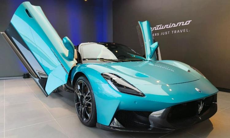 Maserati MCPura Launched In India At Rs 4.12 Crore MCPura सिएलो कन्वर्टिबल की कीमत रु.5.12 करोड़ (एक्स-शोरूम) है.