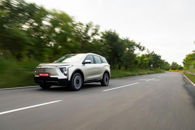 महिंद्रा ने XEV 9S के साथ नया 70 kWh बैटरी पैक किया पेश महिंद्रा के नए बैटरी पैक के बारे में आपको जो कुछ भी जानना चाहिए, वह सब यहां है, जो नई लॉन्च हुई XEV 9s के साथ शुरू हुआ है.