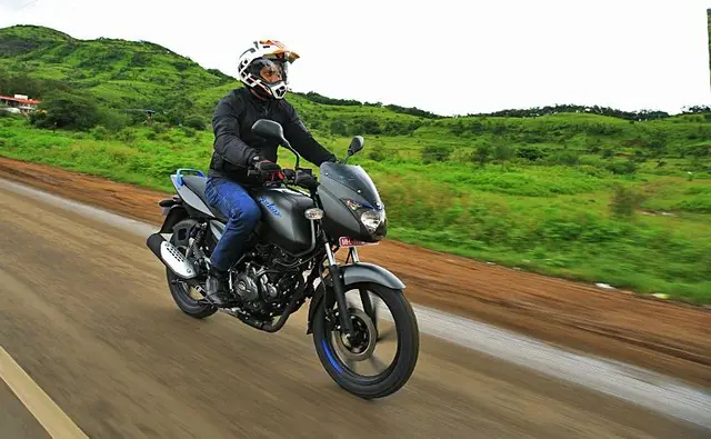 अगले छह हफ़्तों में, बजाज ऑटो 125 cc और 160 cc पल्सर सेगमेंट में 10 "काफ़ी नई मोटरसाइकिलें" लॉन्च करने की योजना बना रहा है.