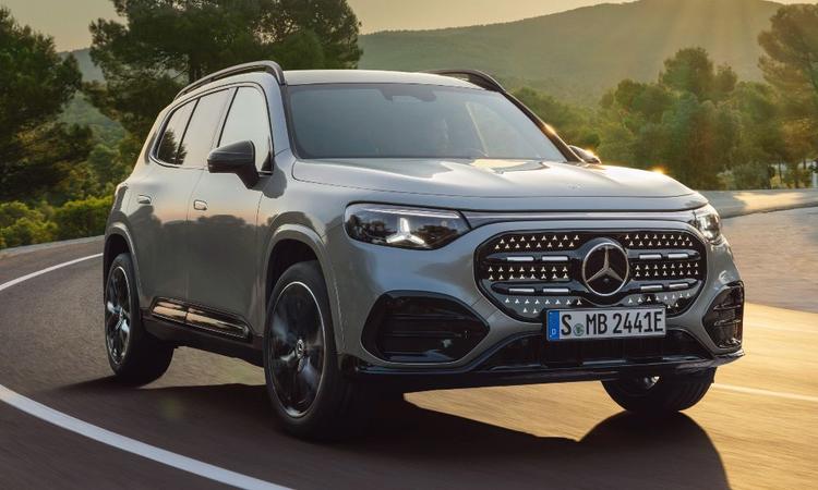 2026 Mercedes-Benz GLB SUV Makes Global Debut; EV Offers Up To 631 km Range दूसरी पीढ़ी की GLB अपने पिछले मॉडल से बड़ी है और आने वाले महीनों में EV और पेट्रोल-डीज़ल दोनों में उपलब्ध होगी.