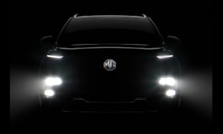 MG Hector To Get Third Facelift; Debut On December 15 टीज़र से ग्रिल और फ्रंट बम्पर के डिज़ाइन अपडेट का पता चलता है, हालांकि कैबिन में भी अपडेट की उम्मीद है.