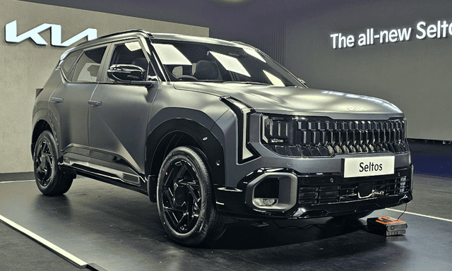 2026 किआ सेल्टॉस: वैरिएंट, फीचर्स और कीमतों की जानकारी नई सेल्टॉस 10 वैरिएंट और तीन इंजन विकल्पों में उपलब्ध है. यहां प्रत्येक वैरिएंट की खासियतों, कीमत, इंजन और ट्रांसमिशन विकल्पों की जानकारी दी गई है.