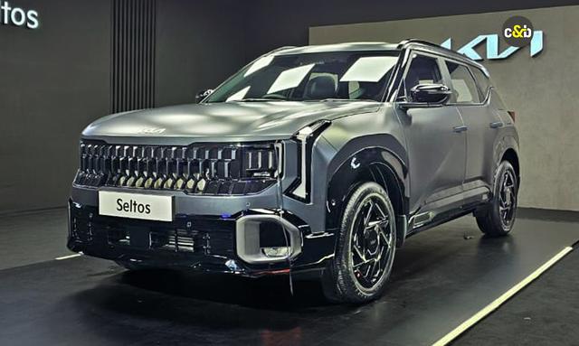 नई किआ सेल्टॉस हुई पेश, तस्वीरों में देखें कैबिन और बाहरी डिज़ाइन नई किआ सेल्टॉस की बुकिंग 11 दिसंबर से शुरू होगी, जबकि कीमत की घोषणा 2 जनवरी, 2026 को की जाएगी.