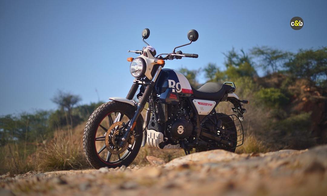 Royal Enfield Scram 440 Bookings Halted Over Engine Issue
जनवरी 2025 में लॉन्च होने वाली स्क्रैम 440 की डिलीवरी मोटरसाइकिल की चुनिंदा इकाइयों को प्रभावित करने वाली इंजन संबंधी समस्या के कारण रोक दी गई है.