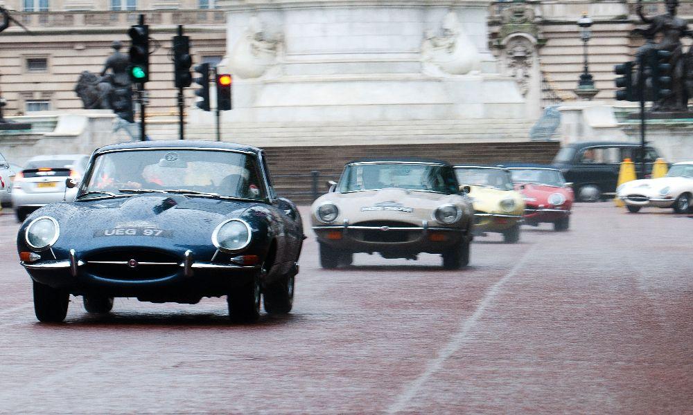 भारत ने 50 साल से अधिक पुरानी विंटेज कारों के आयात को वैध किया नई नीति पिछले नियम की जगह लेती है जिसमें 1950 के बाद निर्मित वाहनों के आयात से इनकार किया गया था.