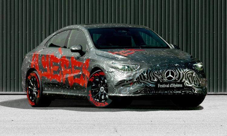All-Electric Mercedes-Benz CLA World Premiere Confirmed For March तीसरी पीढ़ी CLA में ऑल-इलेक्ट्रिक और पेट्रोल-डीज़ल पावरट्रेन दोनों का विकल्प होाग और इसमें उच्च प्रदर्शन वाला एएमजी मॉडल भी मिलेगा.
