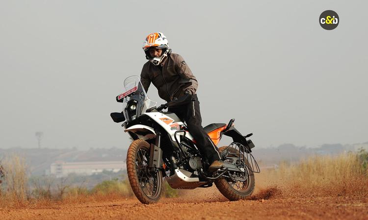 KTM 390 Adventure, Adventure X Prices Hiked By Up To Rs 27,000 कीमतों में वृद्धि संभवतः इसलिए हुई है क्योंकि ब्रांड जीएसटी 2.0 के बाद मॉडलों की बढ़ी हुई लागत को वहन नहीं कर पा रहा है.