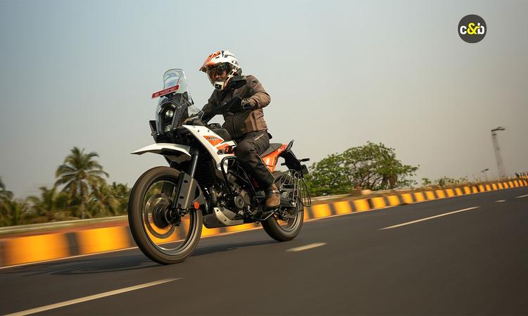 KTM Announces Securing Of Finance For Restructuring बजाज ऑटो द्वारा 566 मिलियन यूरो का ऋण प्राप्त करने की घोषणा के बाद, अब केटीएम की मूल कंपनी पियरर मोबिलिटी ने कहा है कि केटीएम एजी को बचाने के लिए पैसों का इंतज़ान हो गया है.