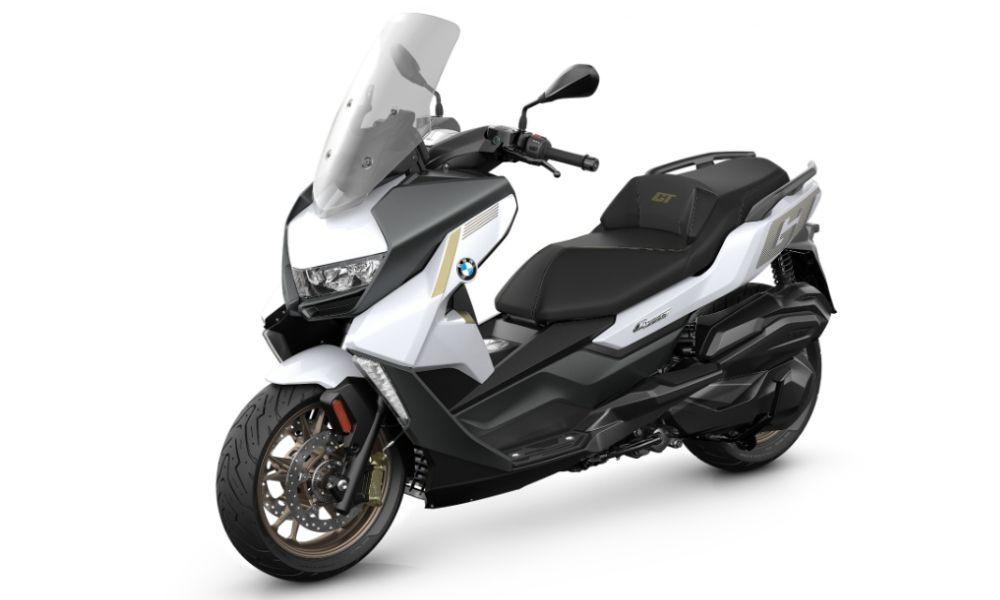 2025 BMW C 400 GT Launched In India At Rs 11.50 lakh मैक्सी-स्कूटर का 2025 एडिशन अब पिछले वैरिएंट की तुलना में रु.25,000 अधिक महंगा है.
