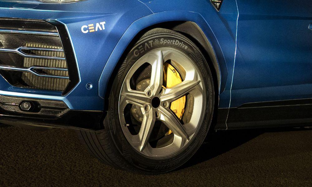 CEAT Expands SportDrive Tyre Range In India With New Run-Flat And High-Speed Tyres सिएट के नए स्पोर्टड्राइव टायर प्रदर्शन और लक्जरी सेगमेंट के लिए लक्षित हैं और इसमें नए रन-फ्लैट टायर और ZR-रेटेड टायर शामिल हैं जो 300 किमी प्रति घंटे से अधिक की गति को संभालने में सक्षम हैं.
