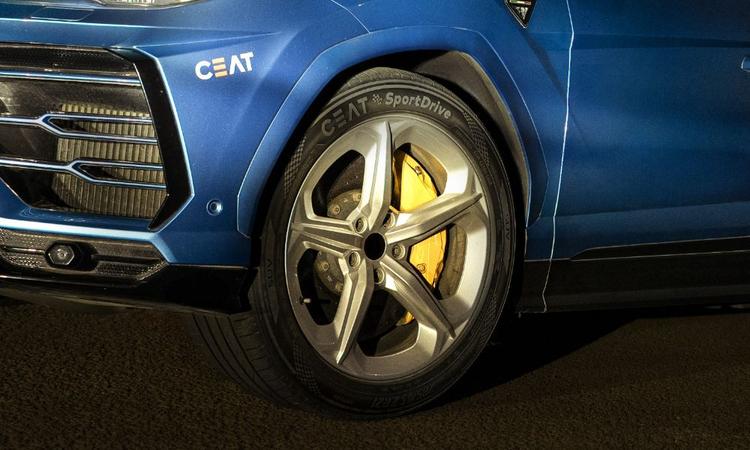 CEAT Expands SportDrive Tyre Range In India With New Run-Flat And High-Speed Tyres सिएट के नए स्पोर्टड्राइव टायर प्रदर्शन और लक्जरी सेगमेंट के लिए लक्षित हैं और इसमें नए रन-फ्लैट टायर और ZR-रेटेड टायर शामिल हैं जो 300 किमी प्रति घंटे से अधिक की गति को संभालने में सक्षम हैं.
