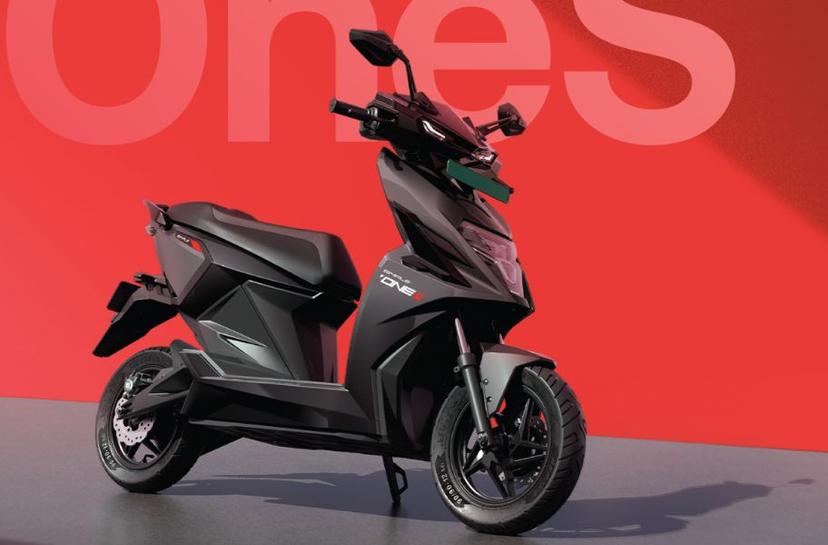 सिंपल OneS इलेक्ट्रिक स्कूटर रु.1.40 लाख में हुआ लॉन्च सिंपल OneS इलेक्ट्रिक स्कूटर रु.1.40 लाख में हुआ लॉन्च